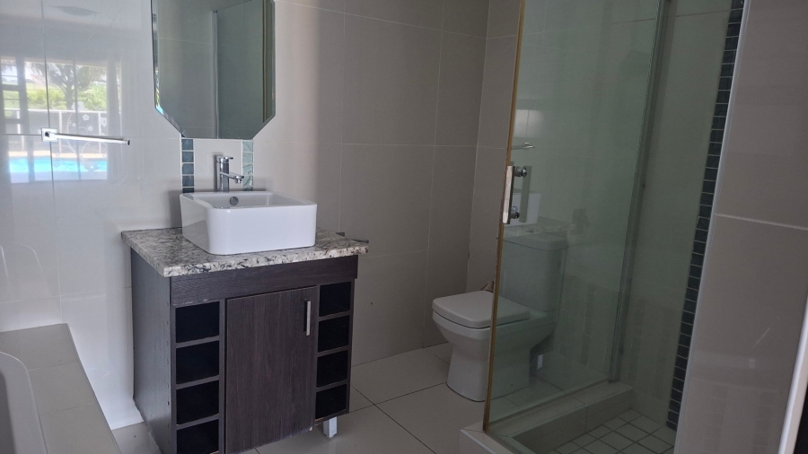 4 Bedroom Property for Sale in Sunrise On Sea Eastern Cape